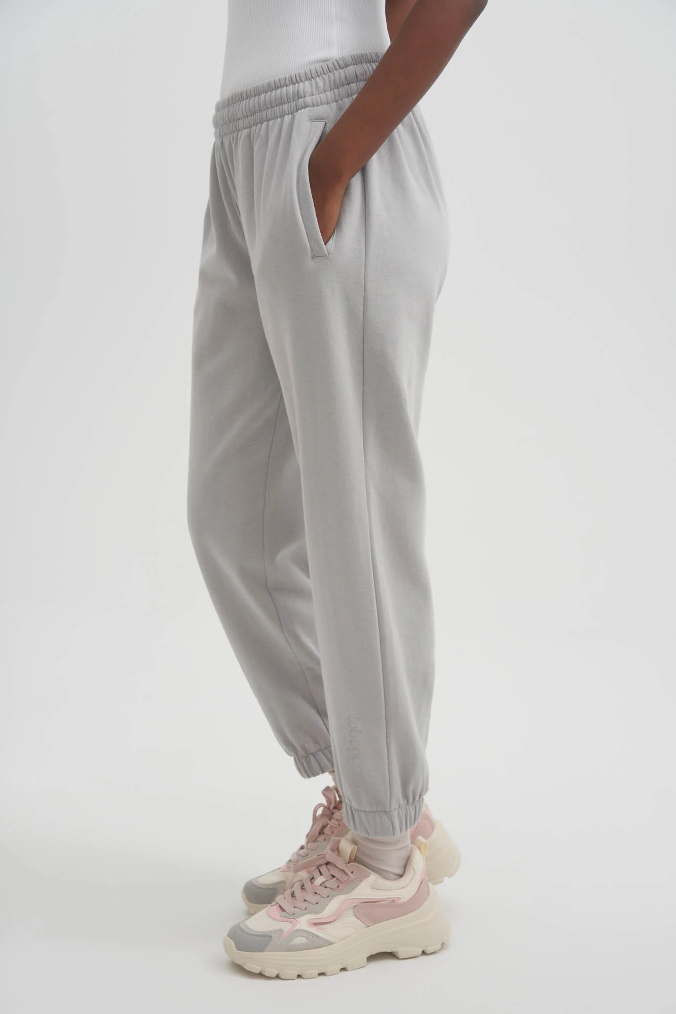 UNISEX LUXE SWEATPANTS - GREY - Image 4