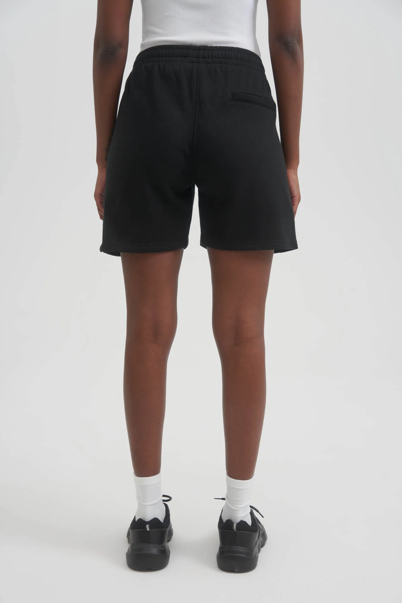 UNISEX LUXE FLEECE SWEAT SHORTS - BLACK - Image 4