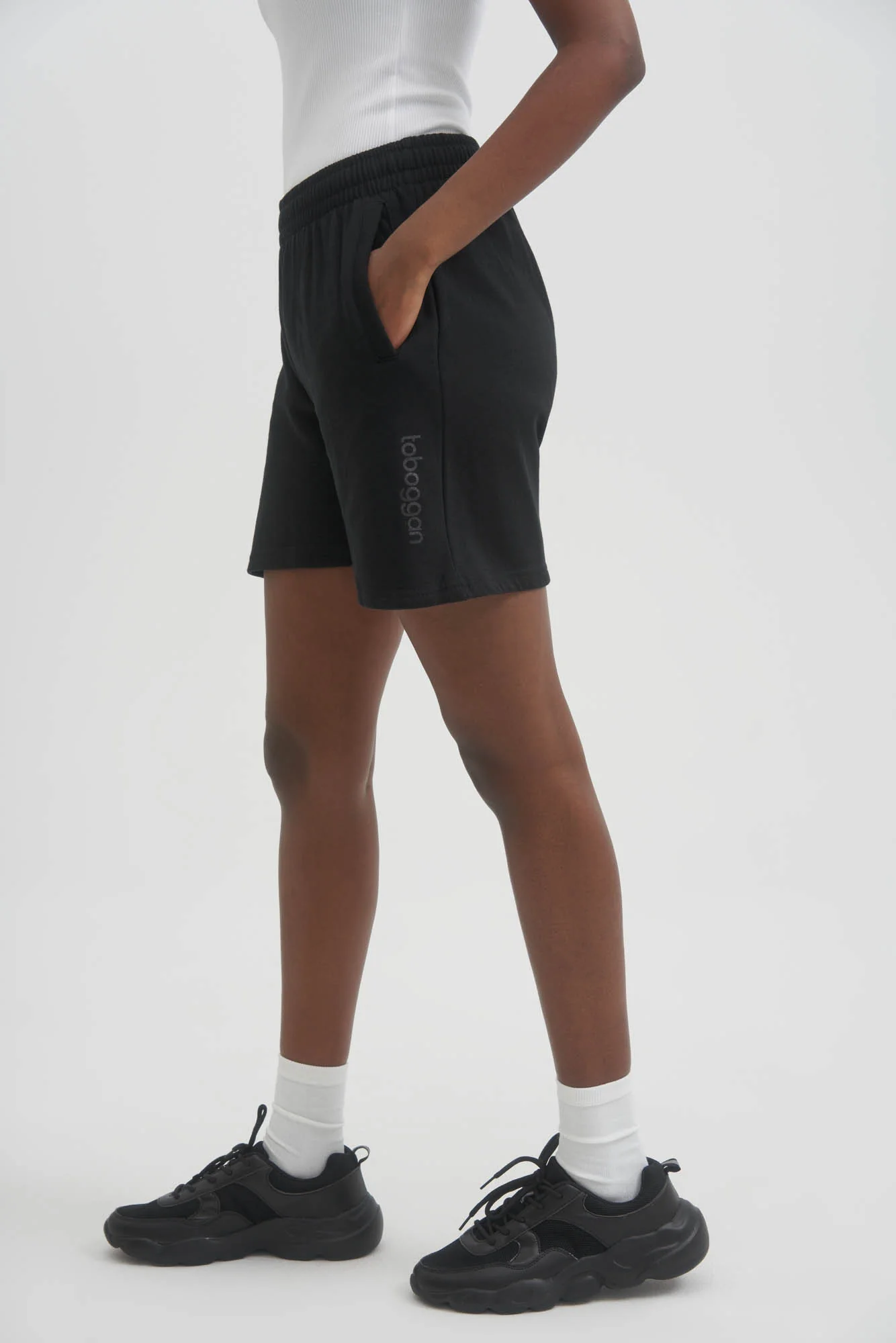 UNISEX LUXE FLEECE SWEAT SHORTS - BLACK - Image 5